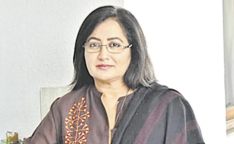 Actress Sumalatha Reveals many women negative experiences in Malayalam cinema