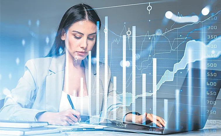 Stock market trading system based on foreign and domestic information