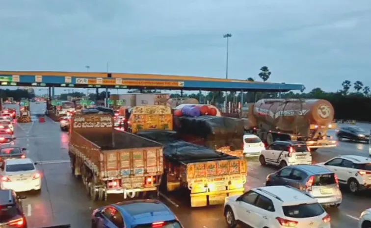Dussehra Traffic Jam At Panthangi Toll Plaza