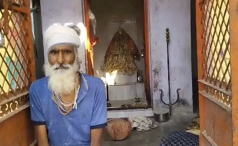 Devotee Cut his Tongue and Offered it to Maa