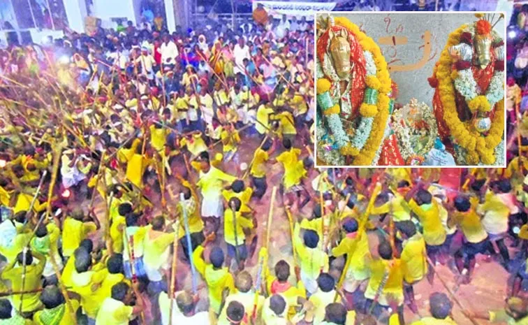 Devotees Came In Large In Devaragattu Stick Fight Festival
