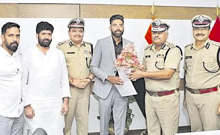Cricketer Mohammed Siraj takes charge as Telangana DSP
