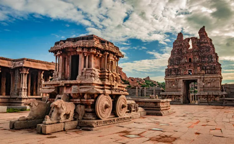 Don't miss these must visit tourist places in Hampi