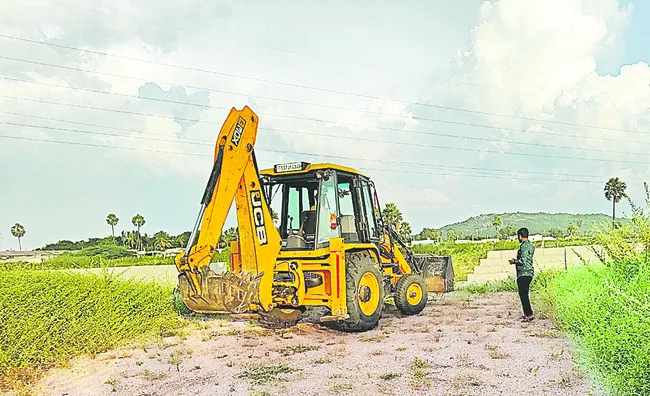 అక్రమ నిర్మాణం కూల్చివేత 