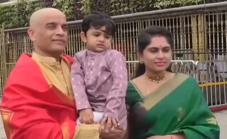 Tollywood Producer Dil Raju Visits Tirumala With His Wife Video Goes Viral