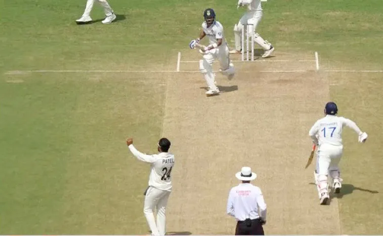 Ind vs NZ Kohli Mix Up With Pant Duck Out Big Blow Fans Fires