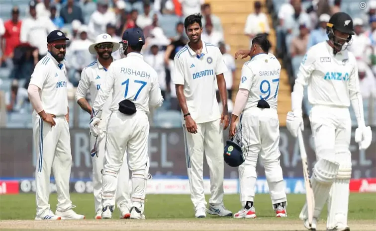 IND vs NZ 2nd Test: New Zealand All Out For 255 In 2nd Innings