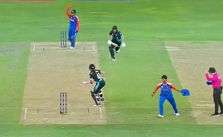 Devines fifty powers NZ to 160-4 against India