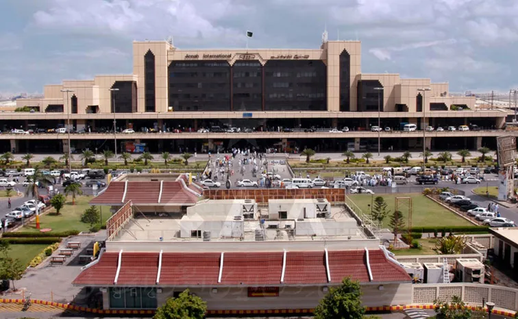 Massive Blast Outside Karachi Airport