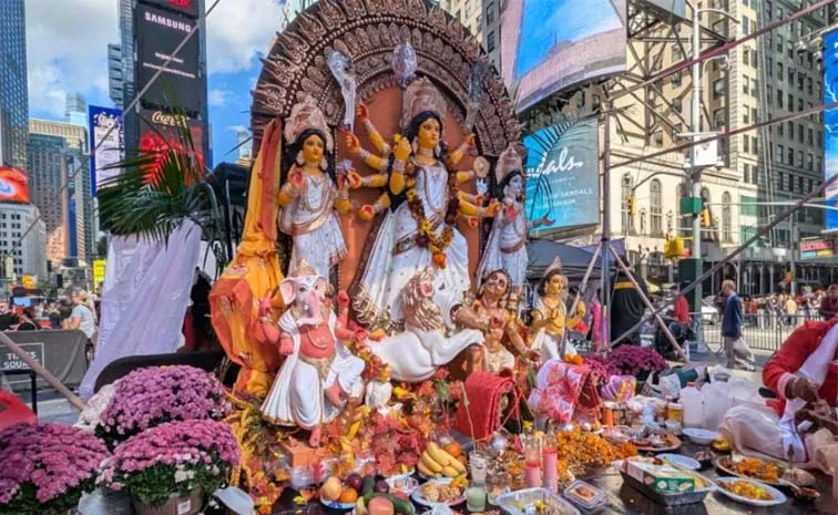 First Time Durga Puja Pandal Set Up In New Yorks Times Square 