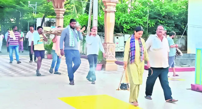 కన్నవారి రుణం తీర్చుకున్నావమ్మా..