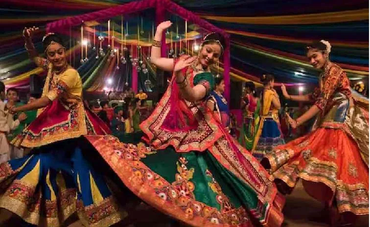 Dussehra 2024: Gujarat Traditional Garba Dance On The Occasion Of Navaratri