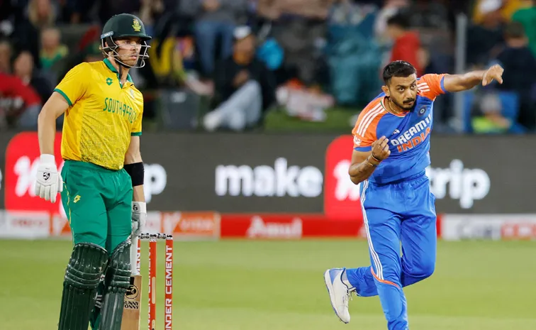Obvious Mistake of Surya: Aakash Chopra Slams Axar Being Given only 1 over vs SA