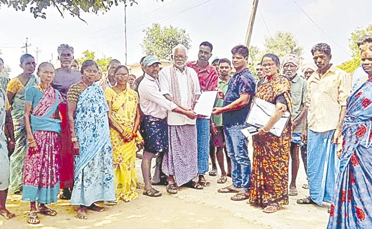 Ailapur Adivasis villagers boycott survey: Telangana