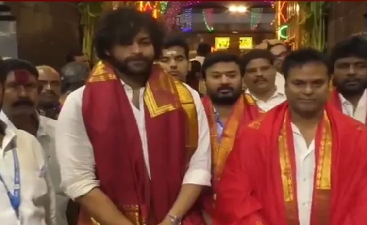 Varun Tej latest Movie Matka Team Visits Tirumala Temple Ahead fo Release