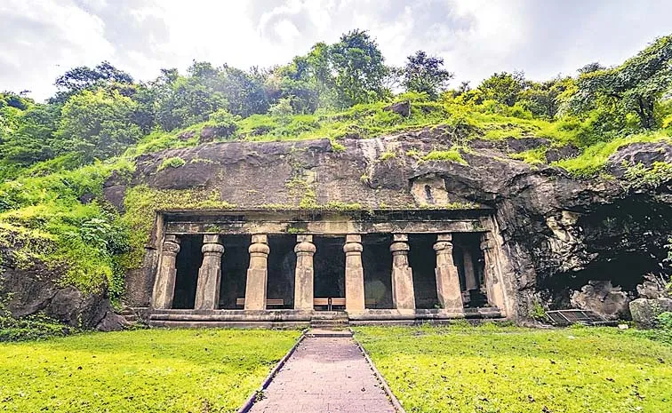 Mumbai Elephanta Caves UNESCO World Heritage Site 