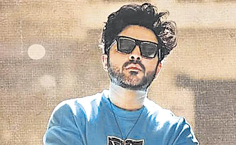 Siddu Jonnalagadda starts shooting for Telusu Kada in Maharashtra