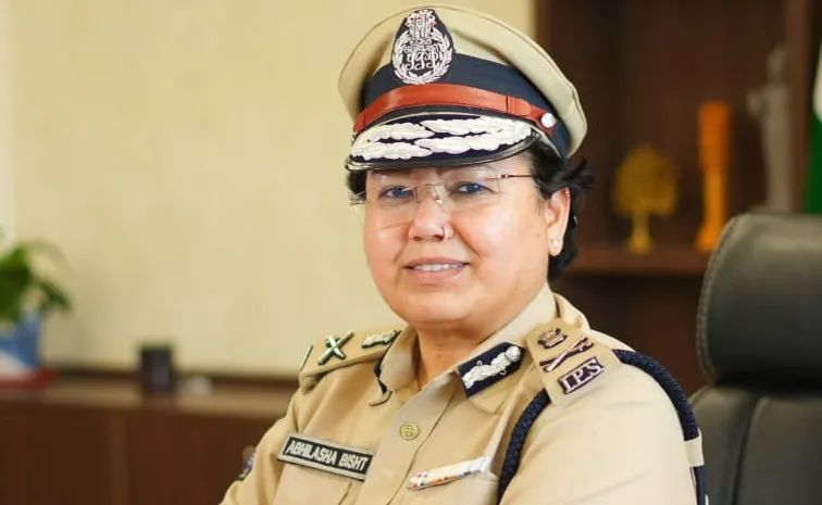 abhilasha bisht ips interview about constable training