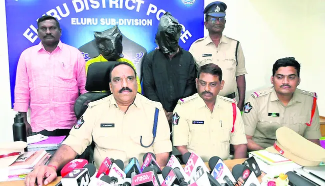 దారిదోపిడీ దొంగల అరెస్ట్‌ 