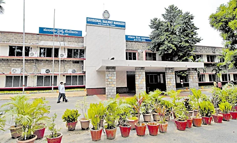 walther drm caught taking rs 25 lakh bribe Fourth day Enquiry: AP