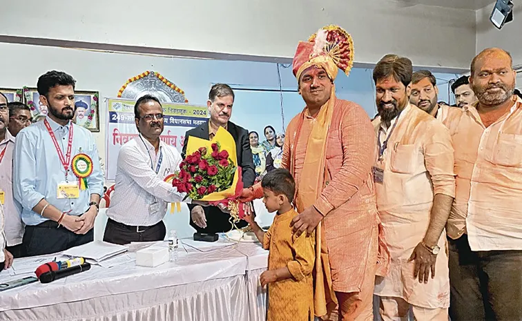 BJP Devendra Rajesh Kothe wins and shivsena Mahesh kothe losses