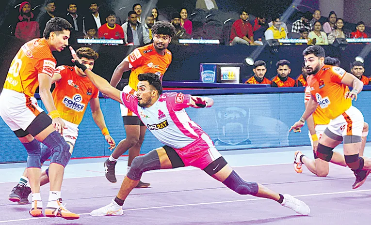Jaipur Pink Panthers seal a close win against Puneri Paltan
