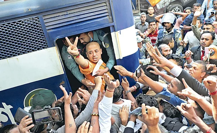 Bangladesh police clash with protesters as Hindu leader Chinmoy Krishna Das detained