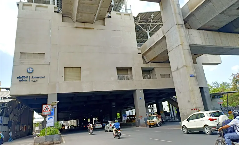 young man died of heart attack at ameerpet