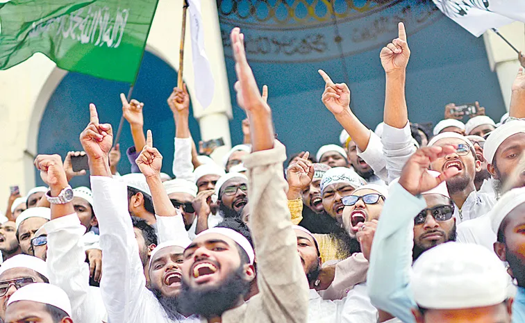 Hindus flee Bangladesh locality after temples attacked