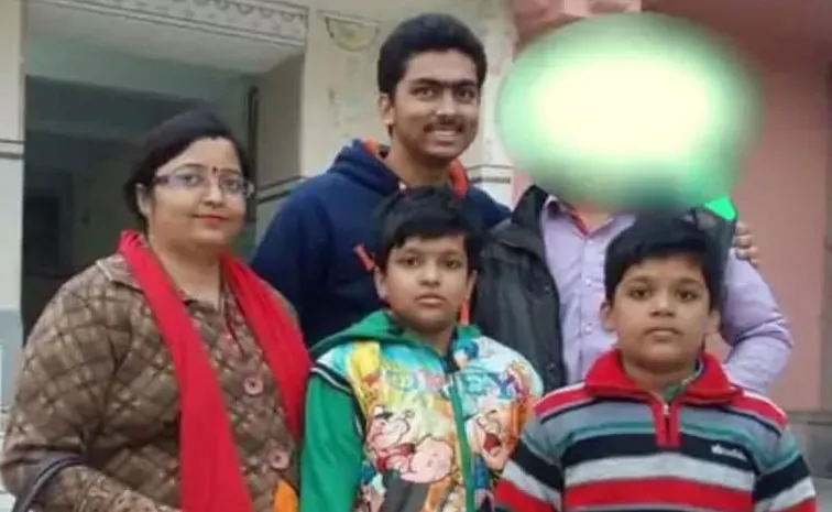 Murder accused out on bail Kills wife 3 children at home In Varanasi