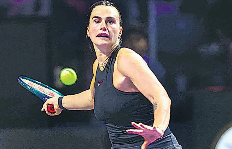  Sabalenka reaches semis at WTA Finals