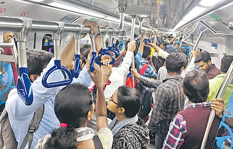 Passengers face problems due to constant congestion in metro