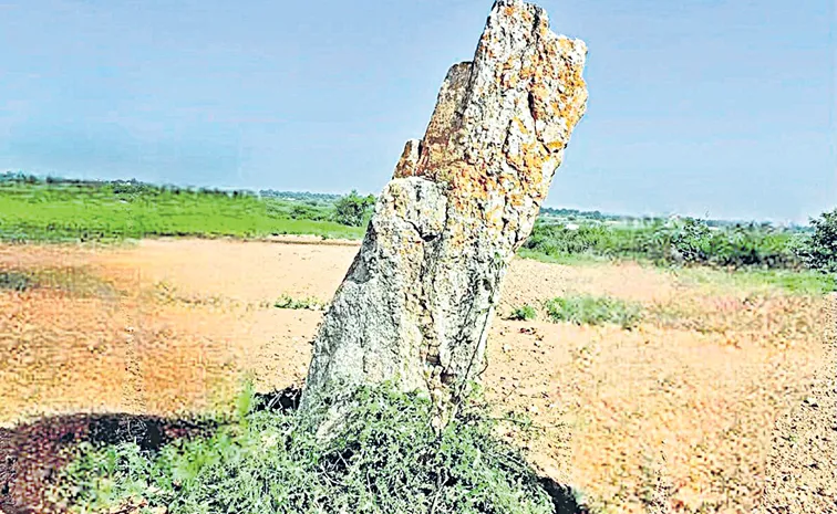 This  Rock Age 3500 Years Now Dindi River Nagar kurnool  District