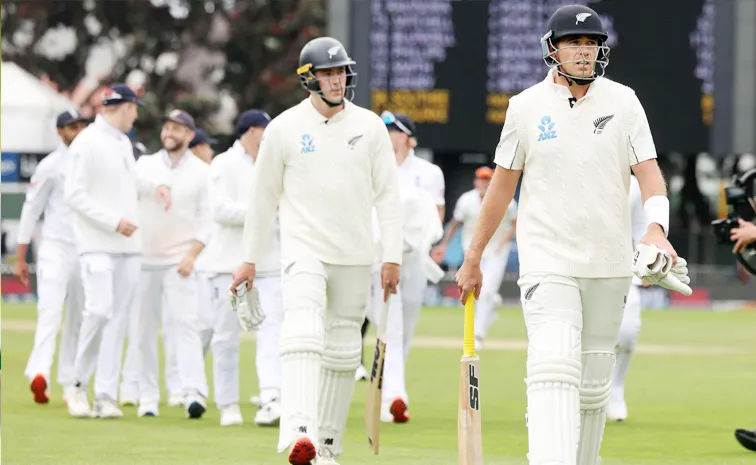 NZ vs ENG: Tim Southee Equals Chris Gayle Six Hitting Record in Farewell Test