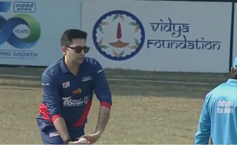 Bollywood Actress Pariniti Chopra Husband Turns As A Cricketer
