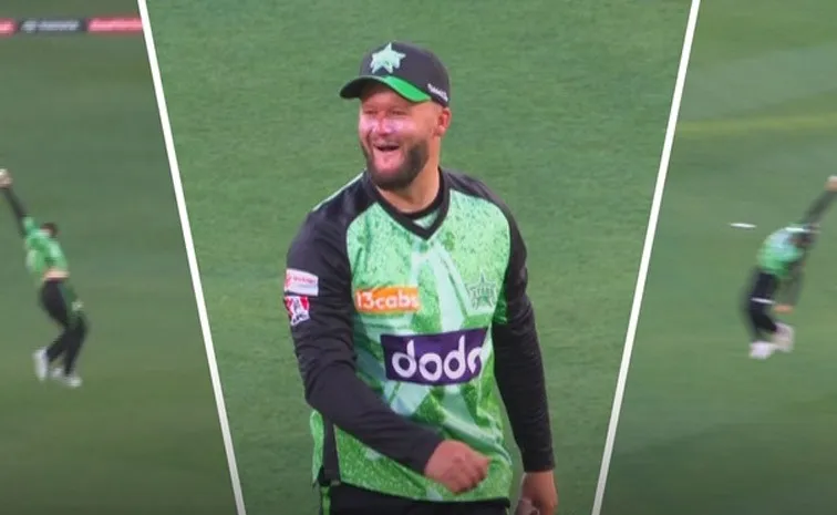 Ben Duckett Pulls Off A Screamer In BBL 14 Match