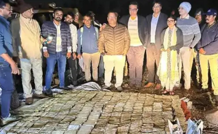 Gold And Cash Found In Abandoned Innova In Bhopal Jungle
