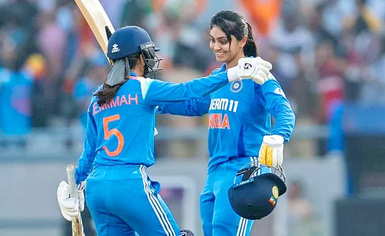 IND-W vs WI-W: Harleen century powers IND-W to 358
