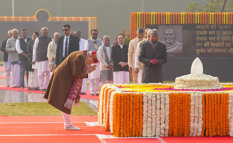 PM Modi Pays Tribute To Atal Bihari Vajpayee