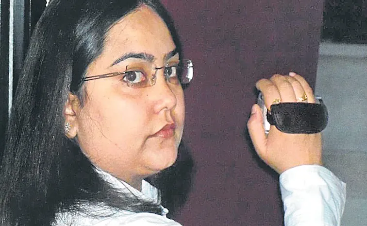 Delhi Women Bhavna Paliwal wedding detective in India