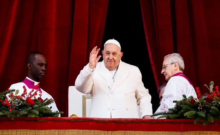 Pope Francis Calls for Peace in Ukraine and Gaza on Christmas