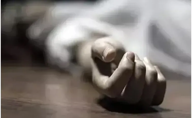 Lovers Suicide In Visakhapatnam Gajuvaka