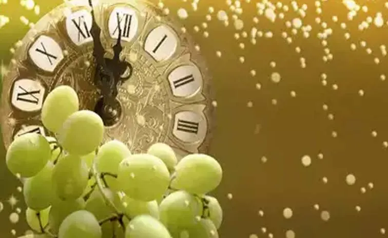 New Year 2025: Can Eating 12 Grapes At Midnight 
