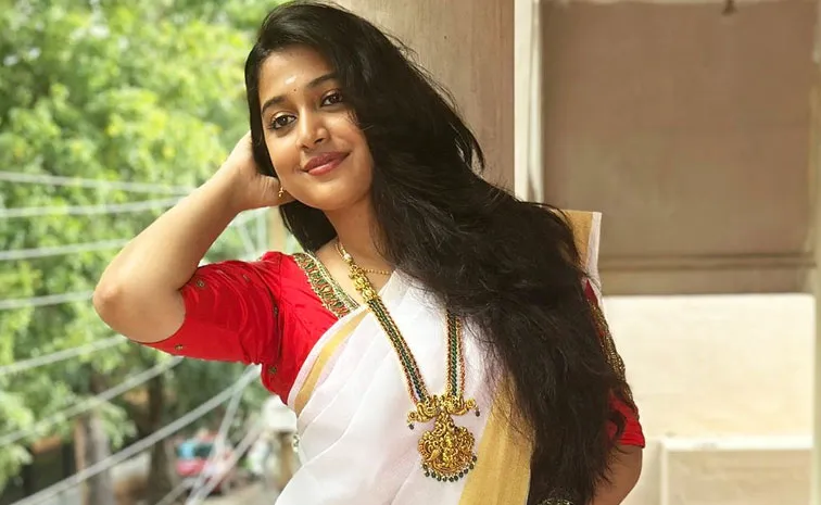 Child actress Aishwarya Gowdaa Turns As A Heroine