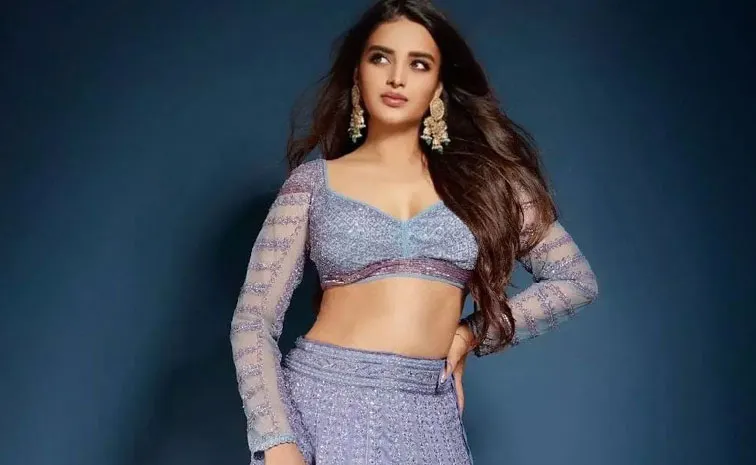 Nidhhi Agerwal Chitchat With Her Fans, Shares Raja Saab, Hari Hara Veera Mallu Updates
