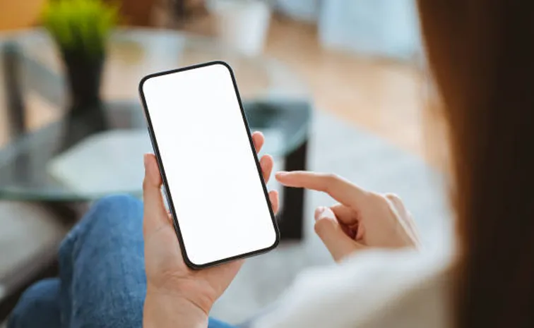 Chinese woman wins over Rs 1 lakh for abstaining from phone for 8 hours