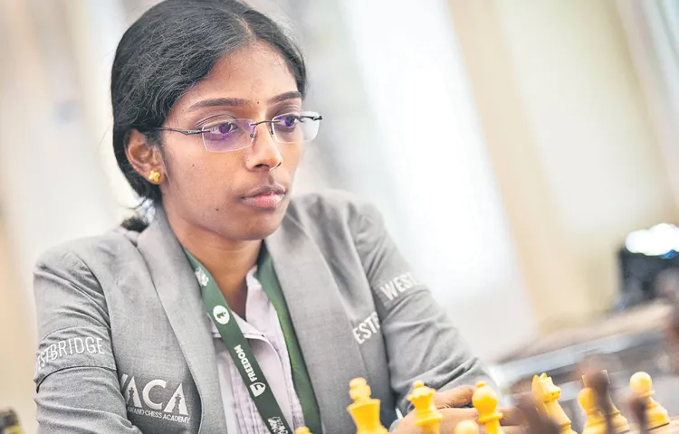 Vaishali qualifies for knockout with top spot in women's category