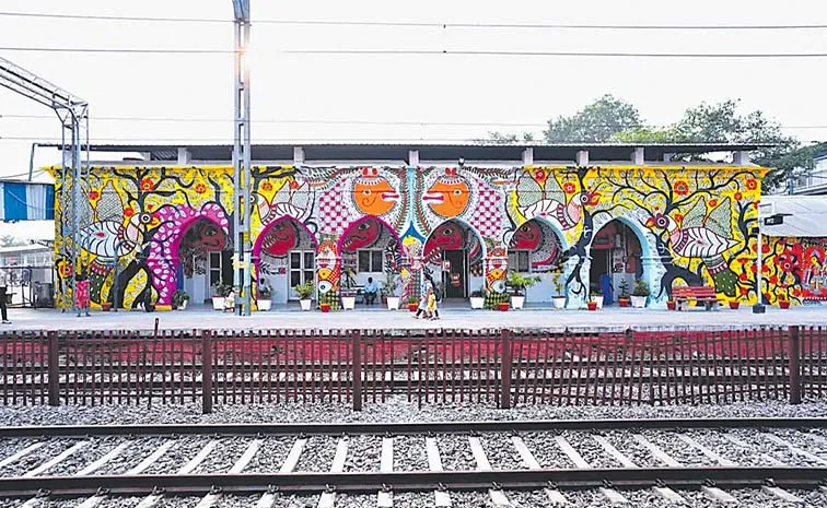 Maha Kumbh 2025: The Artworks Depict Citys Deep Rooted Traditions