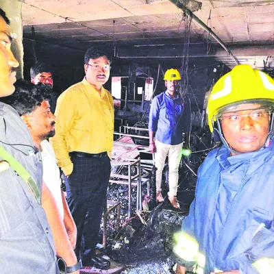 షేక్పేట్ ఆకాశ్ ఇనిస్టిట్యూట్లో అగ్ని ప్రమాదం