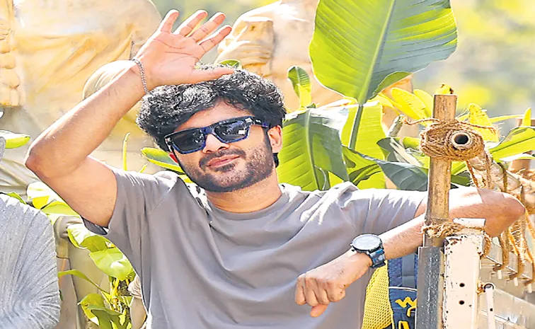 Siddu Jonnalagadda is jaunty in New Year Day poster Release